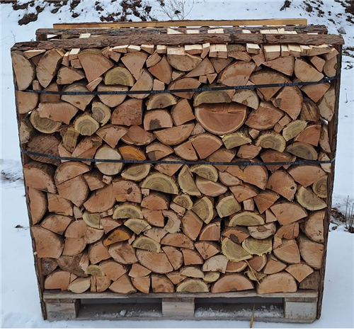 Palivové dřevo rovnané na paletě tvrdé mix akát, jasan a další 1 PRM KB (1,55 PRMS)