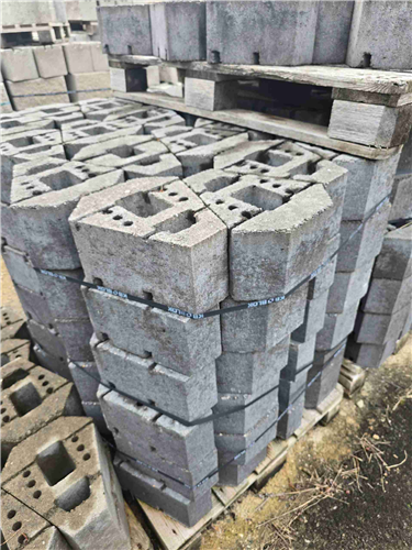 GEOSTONE miniBENT 1/4 hladký Černá NESTANDARD