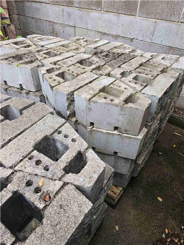 GEOSTONE miniFLAT 1/4 štípaný Bílá NESTANDARD